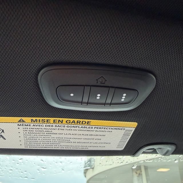 Used 2025 Chrysler Pacifica Select FWD image 38