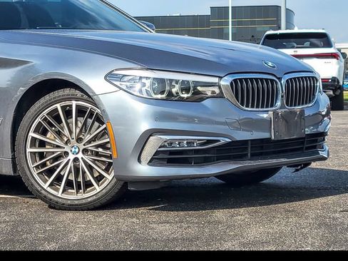 Used 2018 BMW 530i xDrive AWD/4WD image 3