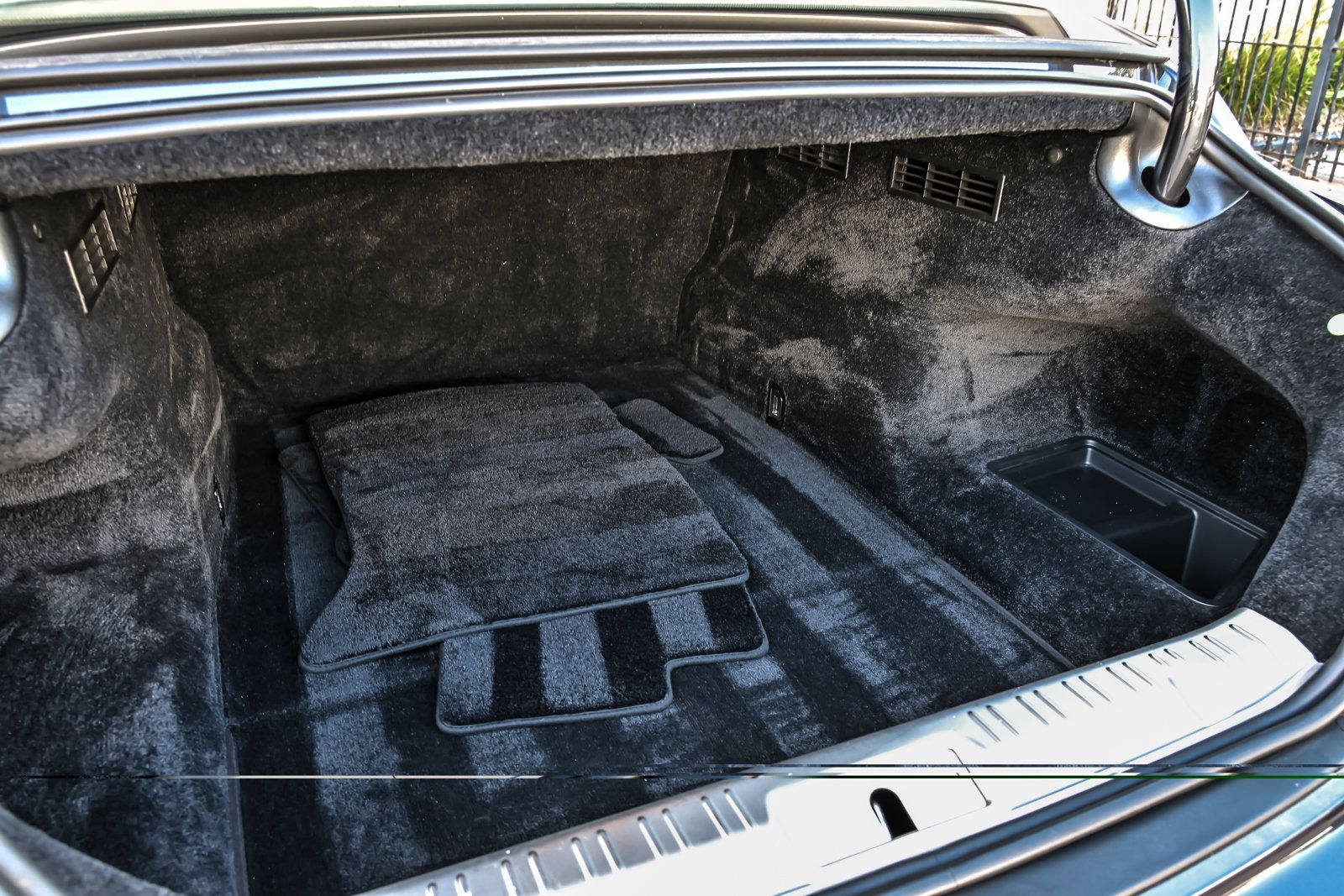 Used 2016 Rolls-Royce Wraith RWD image 14