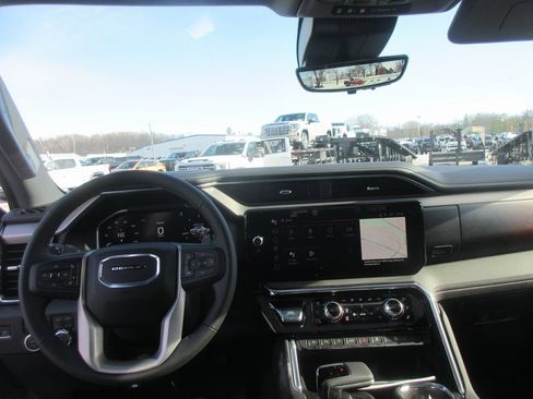New 2026 GMC Sierra 1500 Denali w/ Denali Reserve Package image 17