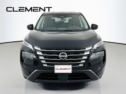 Used 2024 Nissan Rogue SV AWD/4WD image 3