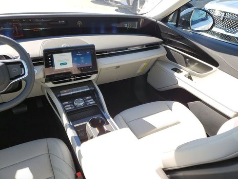 New 2026 Lincoln Nautilus Premier AWD/4WD image 16