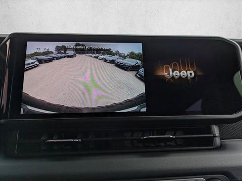 Used 2024 Jeep Wrangler Rubicon w/ Safety Group image 12