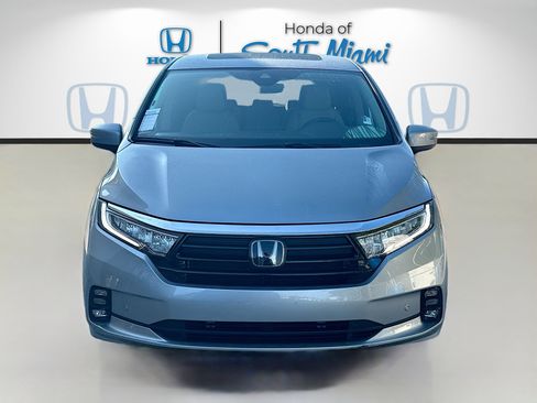 Used 2023 Honda Odyssey Touring image 2