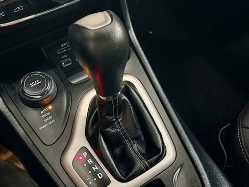 Used 2016 Jeep Cherokee Latitude image 15