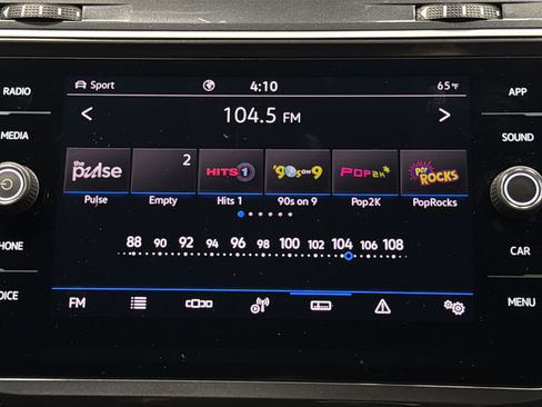 Used 2024 Volkswagen Tiguan SE AWD/4WD image 14