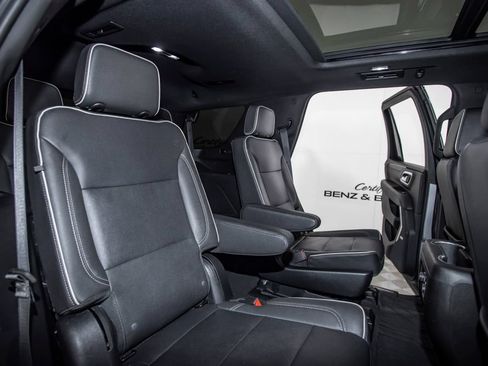 Used 2023 Chevrolet Tahoe Premier AWD/4WD image 17