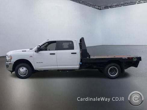 Used 2024 RAM 3500 SLT w/ Quick Order Package 2YG SLT AWD/4WD image 5