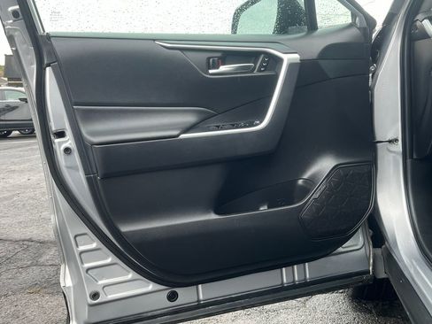 Used 2022 Toyota RAV4 XLE Premium AWD/4WD image 26