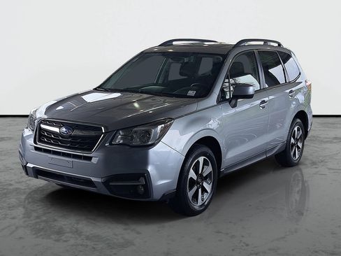 Used 2018 Subaru Forester 2.5i Premium w/ All-Weather Package AWD/4WD image 4