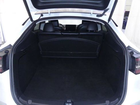 Used 2023 Tesla Model Y Long Range AWD/4WD image 29