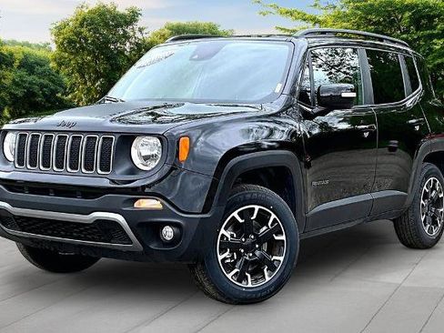 Used 2023 Jeep Renegade Latitude AWD/4WD image 11