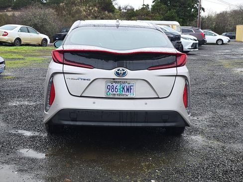 Used 2017 Toyota Prius Prime Advanced image 5