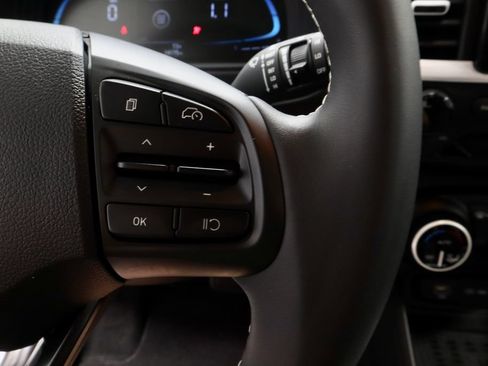 Used 2024 Hyundai Venue Limited FWD image 30