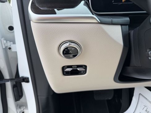 Certified 2025 Mercedes-Benz GLC 300 4MATIC image 6