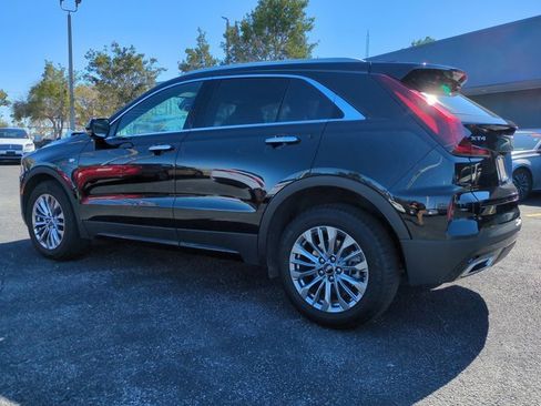 Used 2025 Cadillac XT4 Premium Luxury image 6