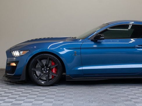 Used 2021 Ford Mustang Shelby GT500 w/ Carbon Fiber Track Pack image 10