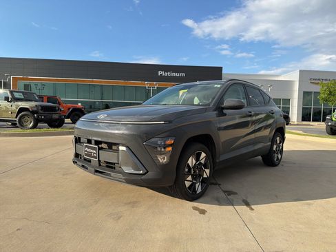 Used 2024 Hyundai Kona SEL AWD/4WD image 1