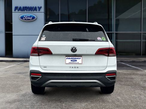 Used 2022 Volkswagen Taos SE FWD image 5