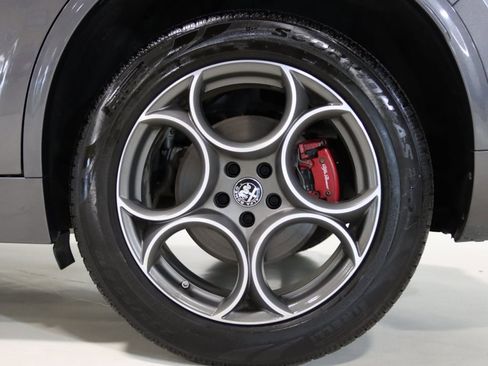 Used 2022 Alfa Romeo Stelvio Ti image 77