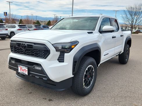 New 2026 Toyota Tacoma TRD Off-Road w/ TRD Off Road Premium Package AWD/4WD image 4