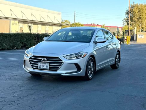 Used 2018 Hyundai Elantra SEL FWD image 8