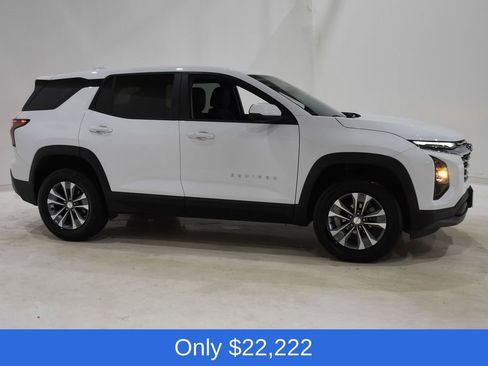 Used 2025 Chevrolet Equinox LT FWD image 3