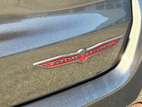 Used 2022 Jeep Compass Trailhawk w/ Trailhawk Convenience Group AWD/4WD image 13