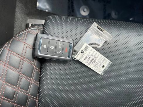 Used 2023 Jeep Grand Cherokee Summit AWD/4WD image 18