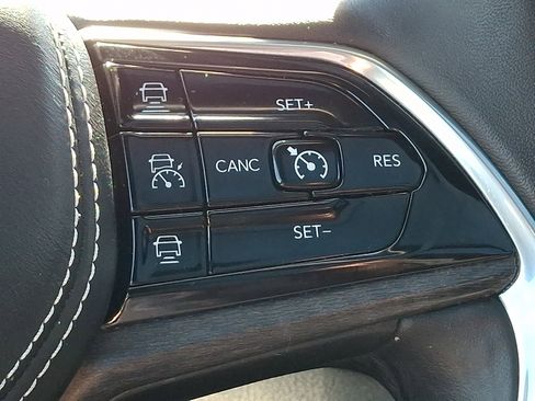 Certified 2022 Jeep Grand Cherokee Overland w/ Luxury Tech Group IV image 27