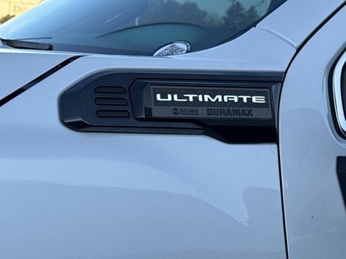 Used 2024 GMC Sierra 2500 Denali Ultimate image 17