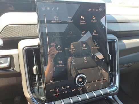 New 2026 GMC Yukon XL AT4 w/ AT4 Premium Plus Package AWD/4WD image 20