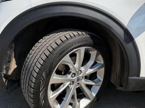 Used 2021 Ford Explorer Platinum w/ Equipment Group 601A AWD/4WD image 25