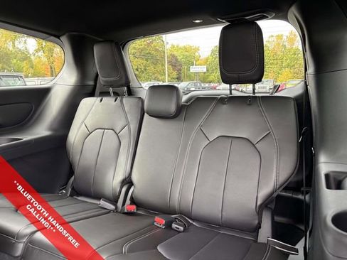 New 2026 Chrysler Pacifica Select image 6