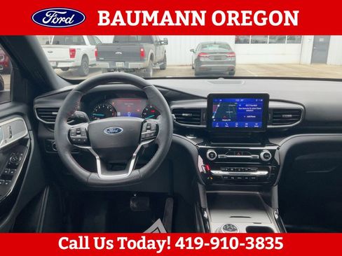 Used 2023 Ford Explorer ST-Line w/ Class IV Trailer Tow Package AWD/4WD image 3