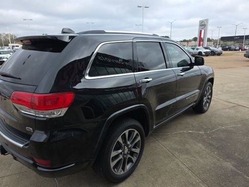 Used 2018 Jeep Grand Cherokee Overland w/ Trailer Tow Group IV image 6