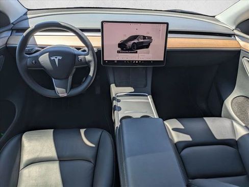 Used 2023 Tesla Model Y Long Range AWD/4WD image 18