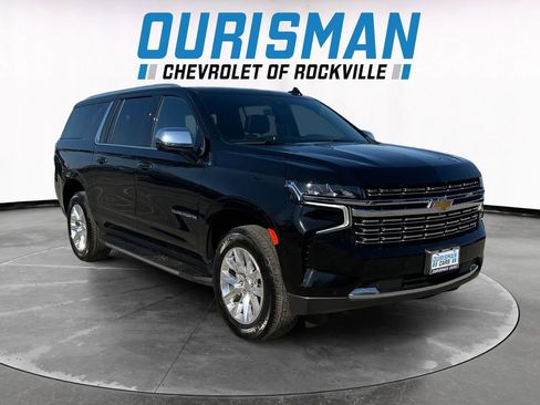 Used 2024 Chevrolet Suburban Premier image 1