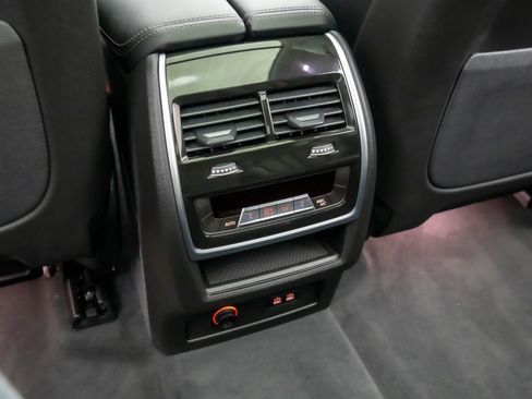 New 2026 BMW X7 xDrive40i w/ Premium Package image 19