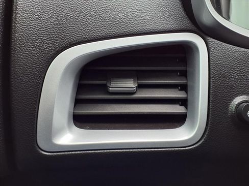 Used 2017 Chevrolet Equinox LT w/ Convenience Package image 27