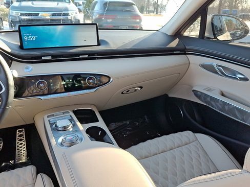 Certified 2025 Genesis GV70 3.5T Sport w/ Sport Advanced Package image 16