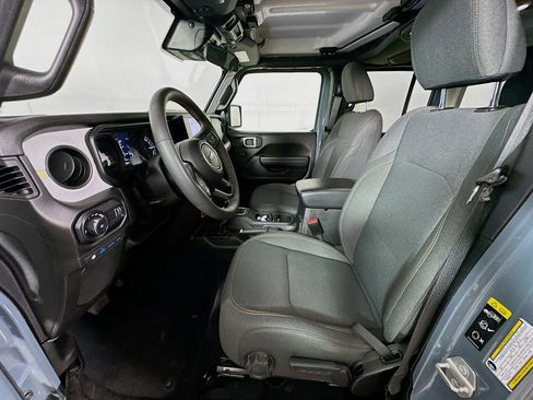 Used 2024 Jeep Wrangler Unlimited AWD/4WD image 13