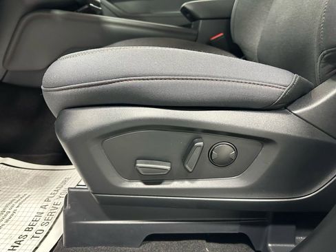 Used 2025 Ford Explorer Active image 12