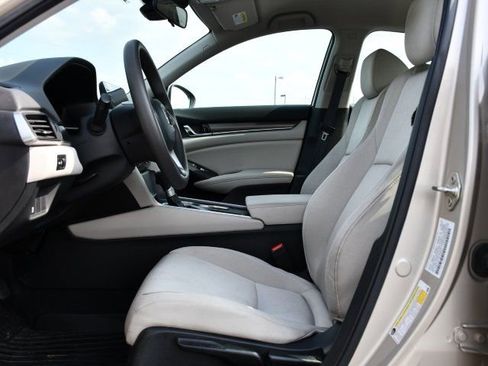 Used 2019 Honda Accord LX image 17