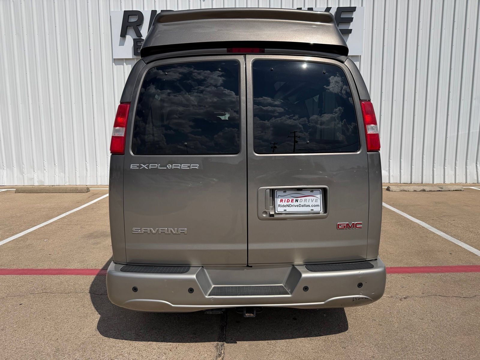 Used 2020 GMC Savana 2500 Extended w/ Enhanced Convenience Package RWD image 6