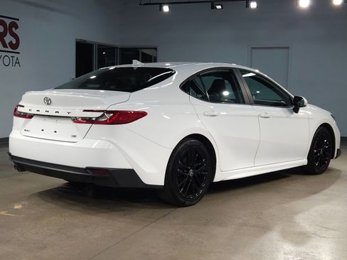 Certified 2025 Toyota Camry SE image 7