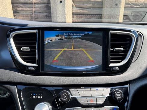 Used 2026 Chrysler Pacifica Select FWD image 24