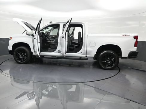 Used 2025 Chevrolet Silverado 1500 LT Trail Boss w/ LT Trail Boss Premium Package AWD/4WD image 33