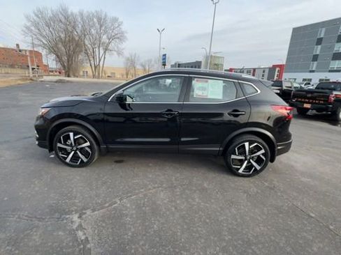 Used 2022 Nissan Rogue Sport SL image 5