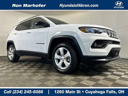 Used 2022 Jeep Compass Latitude w/ Convenience Group AWD/4WD image 1